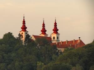 Cerkev Svete trojice s frančiškanskim samostanom 1